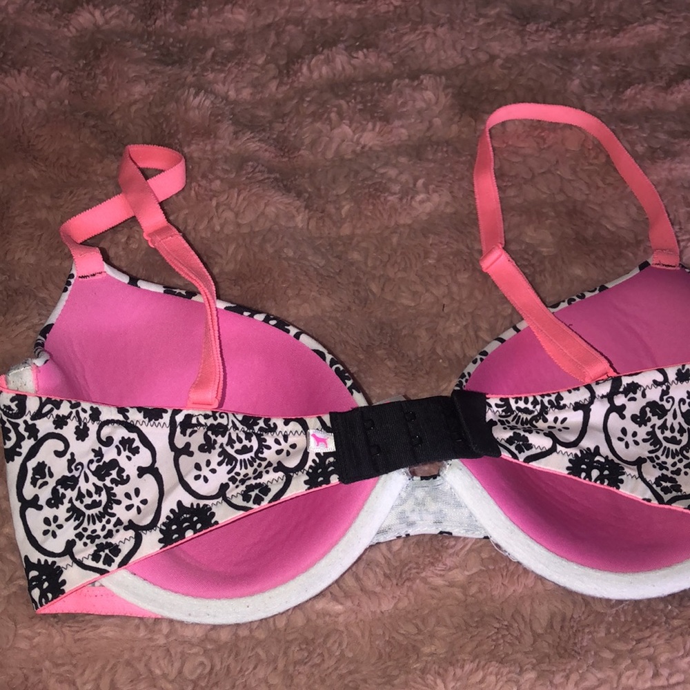 Pink bra - Picture 2 of 3
